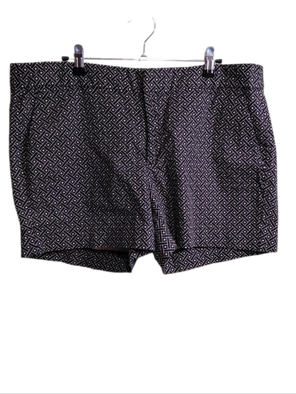 Banana Republic Factory Black and White Geometric Flat-Front Shorts